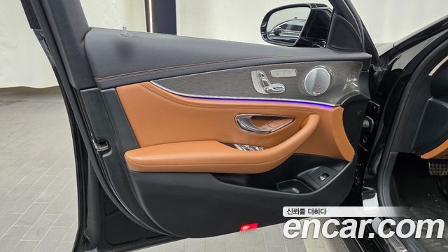 Mercedes-Benz E-Class 2019 — photo 14