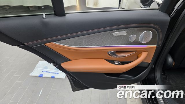 Mercedes-Benz E-Class 2019 — photo 15