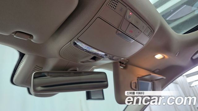 Mercedes-Benz E-Class 2019 — photo 31