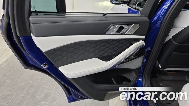 BMW X6M 2021 — photo 15