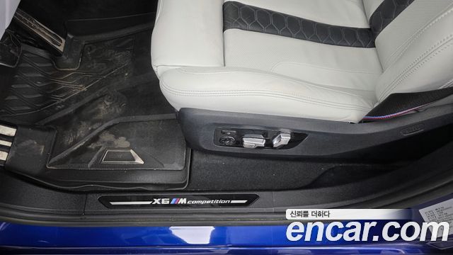 BMW X6M 2021 — photo 31