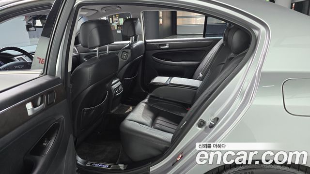 Hyundai Genesis 2012 — photo 11