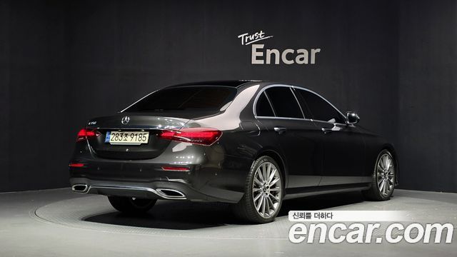 Mercedes-Benz E-Class 2021 — photo 2