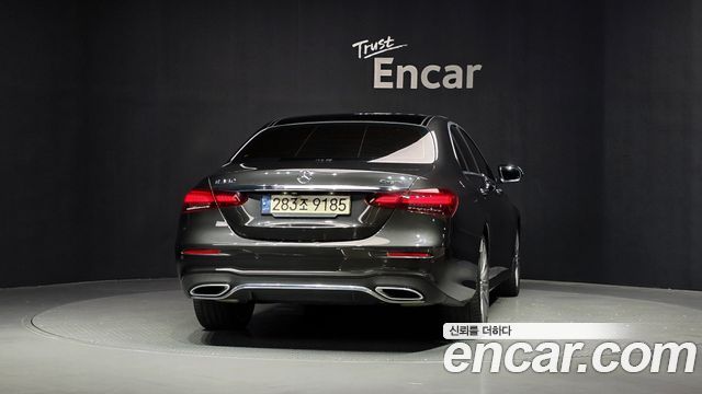 Mercedes-Benz E-Class 2021 — photo 4