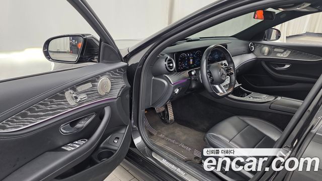 Mercedes-Benz E-Class 2021 — photo 13