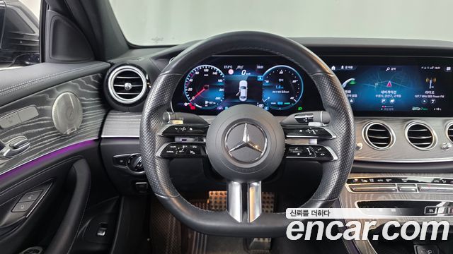Mercedes-Benz E-Class 2021 — photo 18