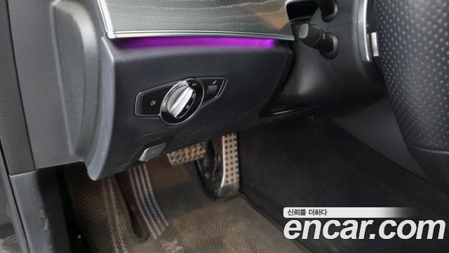 Mercedes-Benz E-Class 2021 — photo 23