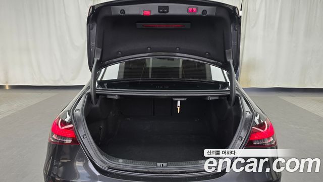 Mercedes-Benz E-Class 2021 — photo 26