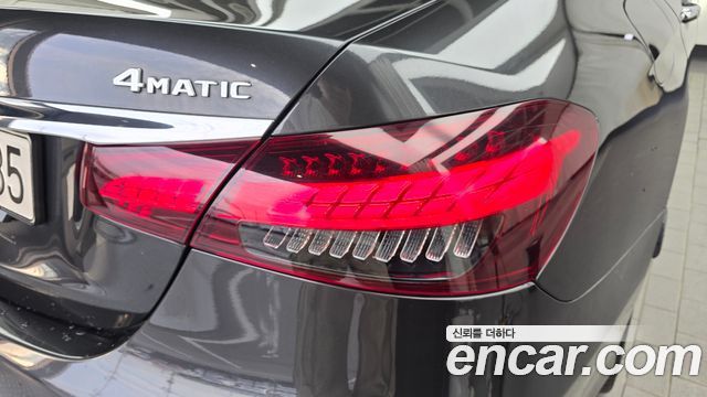 Mercedes-Benz E-Class 2021 — photo 9