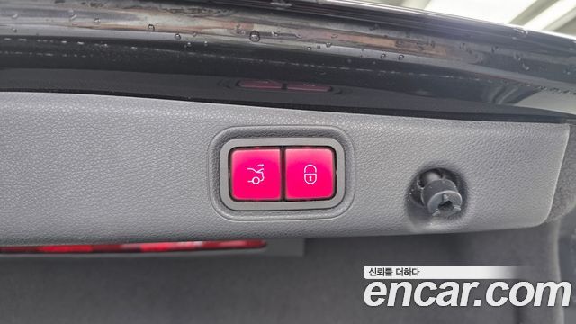 Mercedes-Benz E-Class 2021 — photo 30