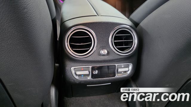 Mercedes-Benz E-Class 2021 — photo 32