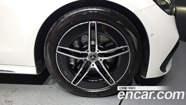 Mercedes-Benz E-Class 2026 — photo 5