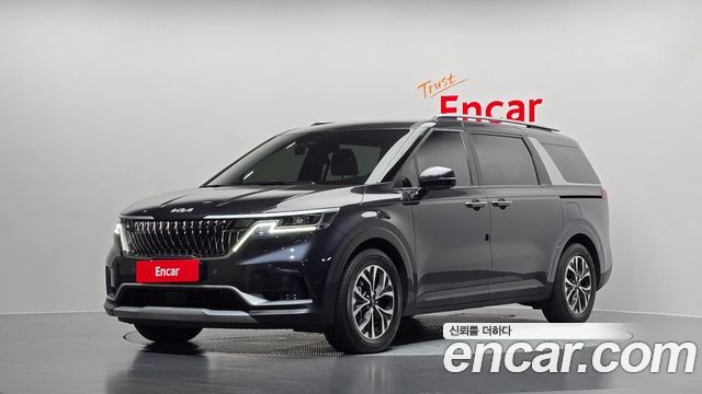Kia Canival 2023 — photo 1