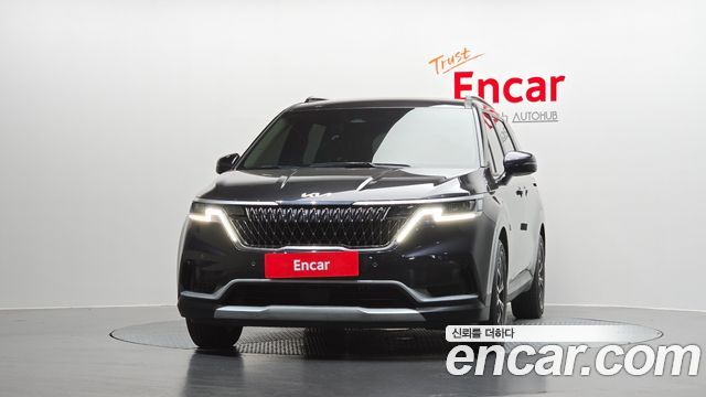 Kia Canival 2023 — photo 3
