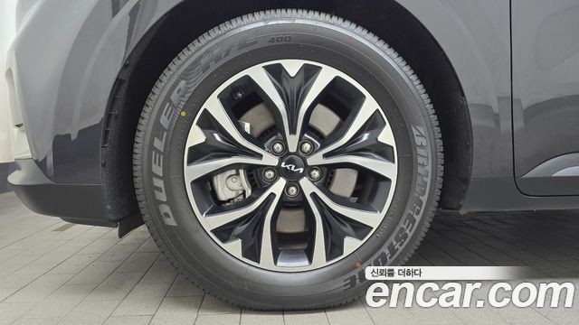 Kia Canival 2023 — photo 5