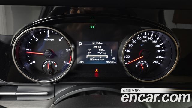 Kia Canival 2023 — photo 8