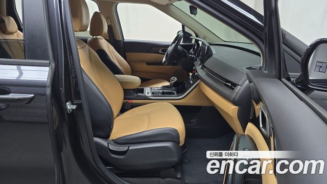Kia Canival 2023 — photo 11