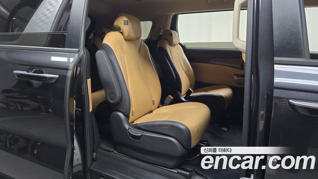Kia Canival 2023 — photo 12