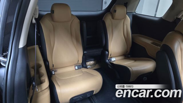 Kia Canival 2023 — photo 13