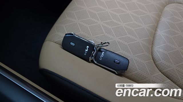 Kia Canival 2023 — photo 17