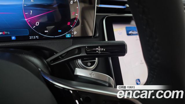 Mercedes-Benz E-Class 2025 — photo 12