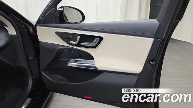 Mercedes-Benz E-Class 2025 — photo 14