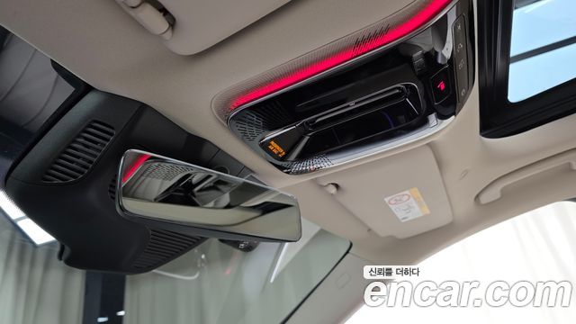 Mercedes-Benz E-Class 2025 — photo 27
