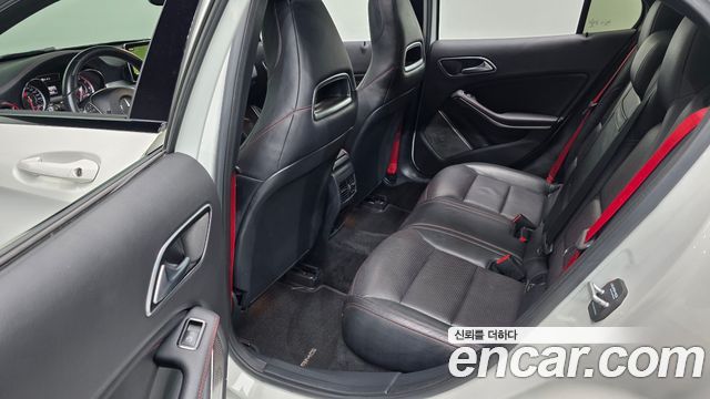 Mercedes-Benz GLA-Class 2016 — photo 18