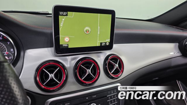 Mercedes-Benz GLA-Class 2016 — photo 20