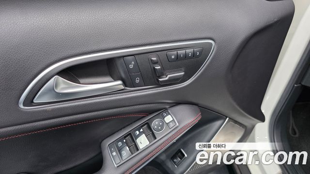 Mercedes-Benz GLA-Class 2016 — photo 27