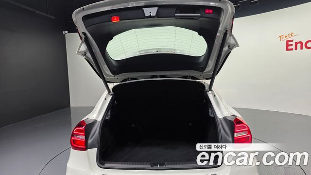 Mercedes-Benz GLA-Class 2016 — photo 31