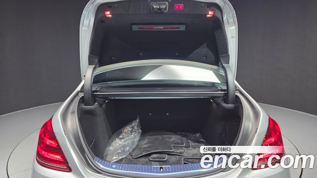 Mercedes-Benz S-Class 2020 — photo 26