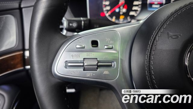 Mercedes-Benz S-Class 2020 — photo 32