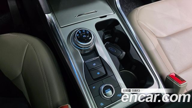 Ford Explorer 2021 — photo 12