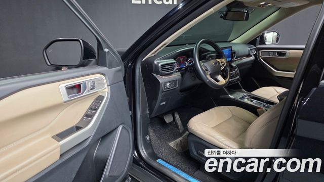 Ford Explorer 2021 — photo 13