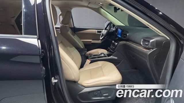 Ford Explorer 2021 — photo 17
