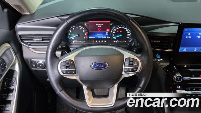 Ford Explorer 2021 — photo 19