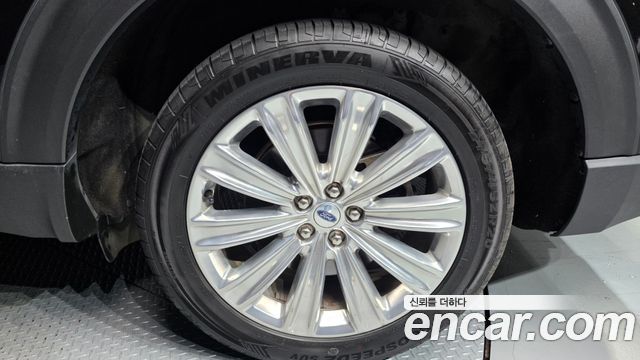 Ford Explorer 2021 — photo 7