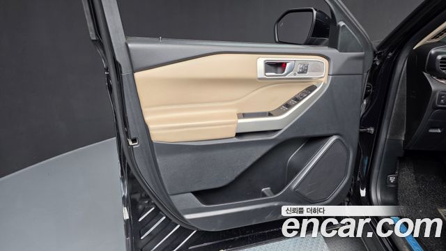 Ford Explorer 2021 — photo 14