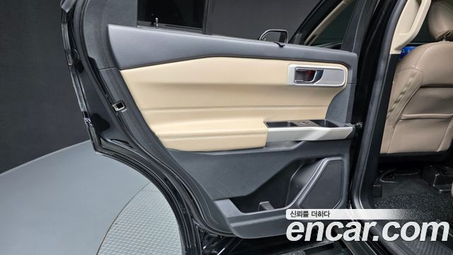 Ford Explorer 2021 — photo 15