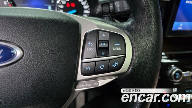 Ford Explorer 2021 — photo 31