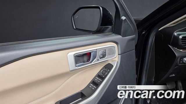 Ford Explorer 2021 — photo 35