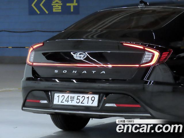 Hyundai Sonata 2022 — photo 17