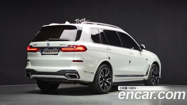 BMW X7 2022 — photo 2