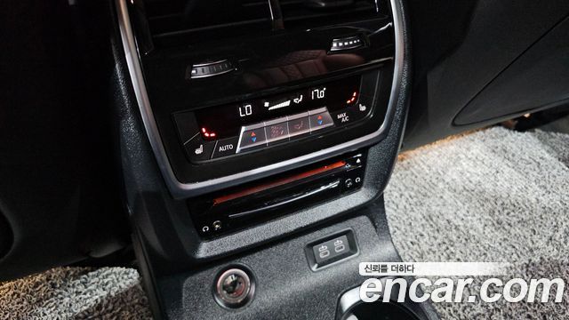 BMW X7 2022 — photo 24