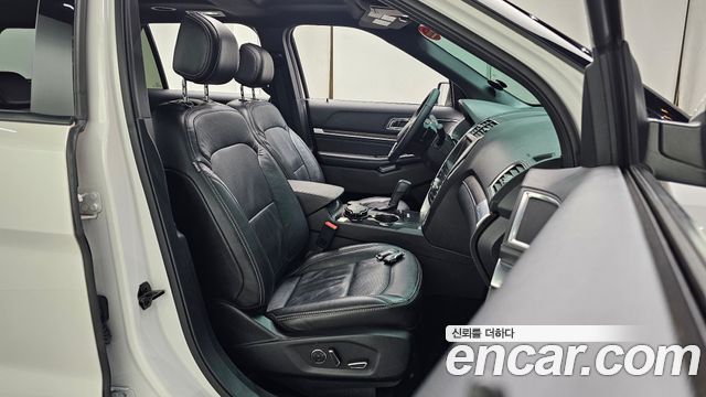 Ford Explorer 2017 — photo 11