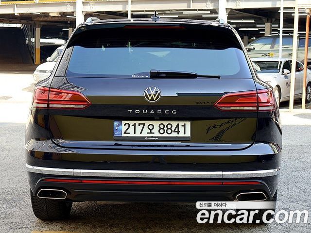 Volkswagen Touareg 2021 — photo 3