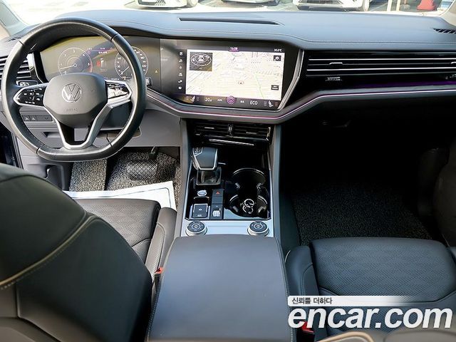 Volkswagen Touareg 2021 — photo 5