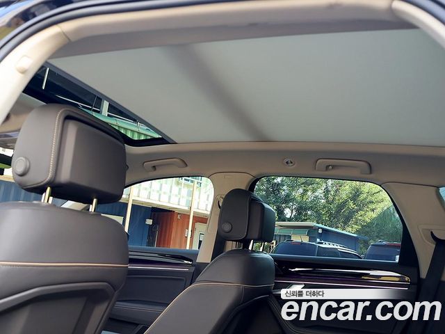 Volkswagen Touareg 2021 — photo 13
