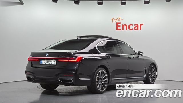BMW 7-Series 2021 — photo 2